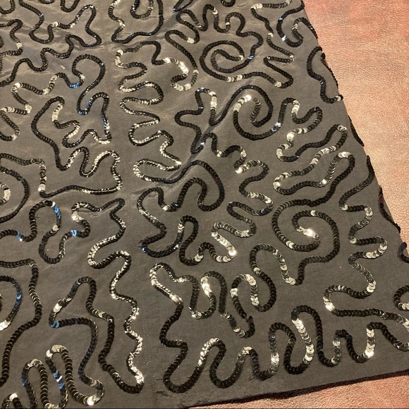 Sparkly Black Squiggly Abstract Sequin Pencil Skirt - Picture 5 of 12
